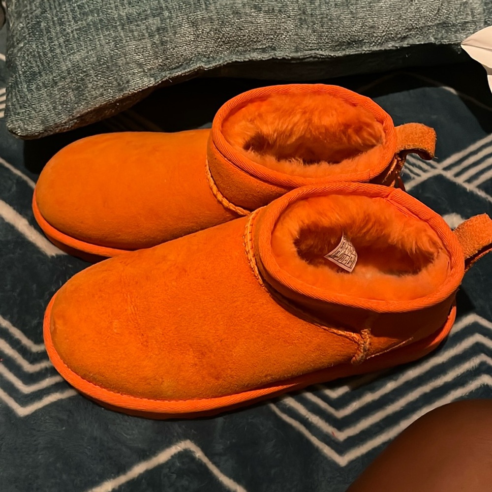 Ugg short
